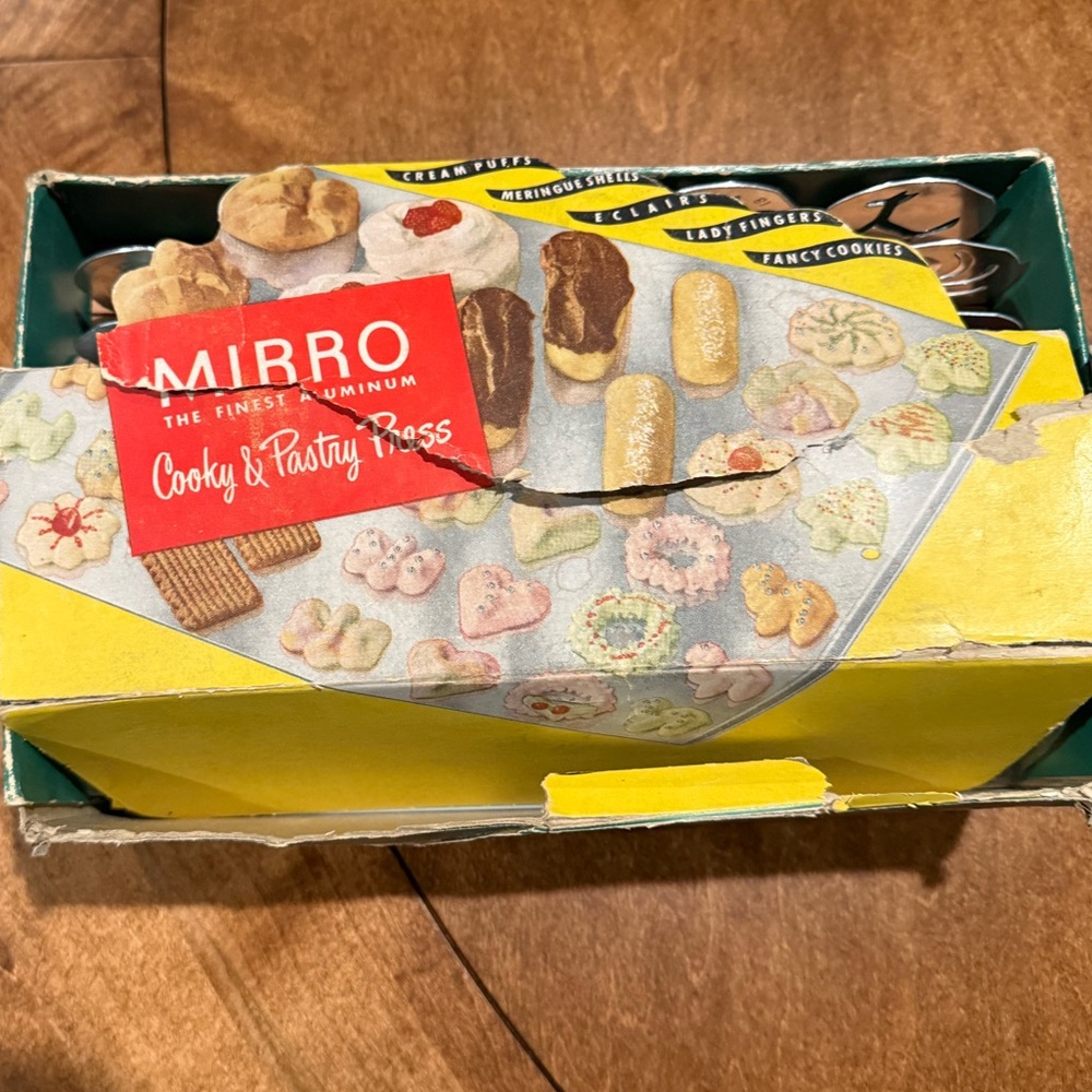 Vintage Mirro Cookie Press